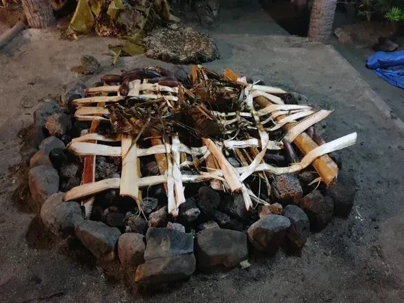 Four tahitien, repas traditionnel